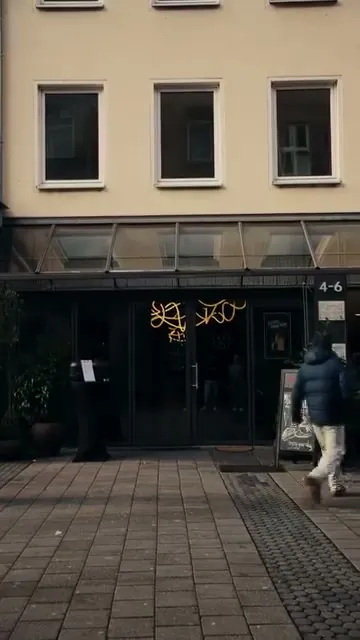 Eingang des BALŪ in der Vorderen Sterngasse in Nürnberg